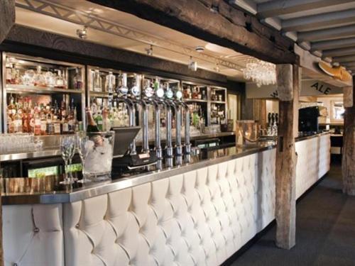 Готель The Blue Anchor Feering Екстер'єр фото