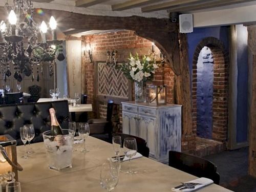 Готель The Blue Anchor Feering Екстер'єр фото